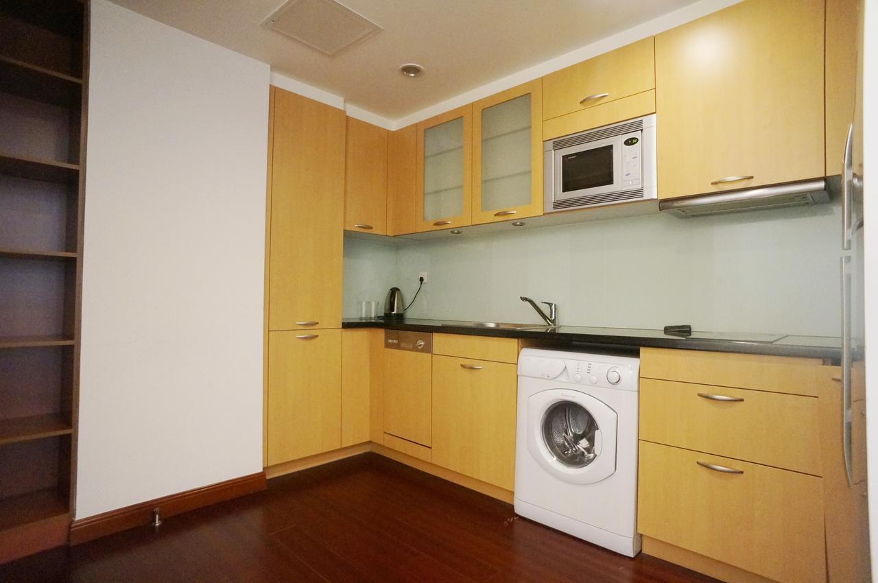 Apartment River House *