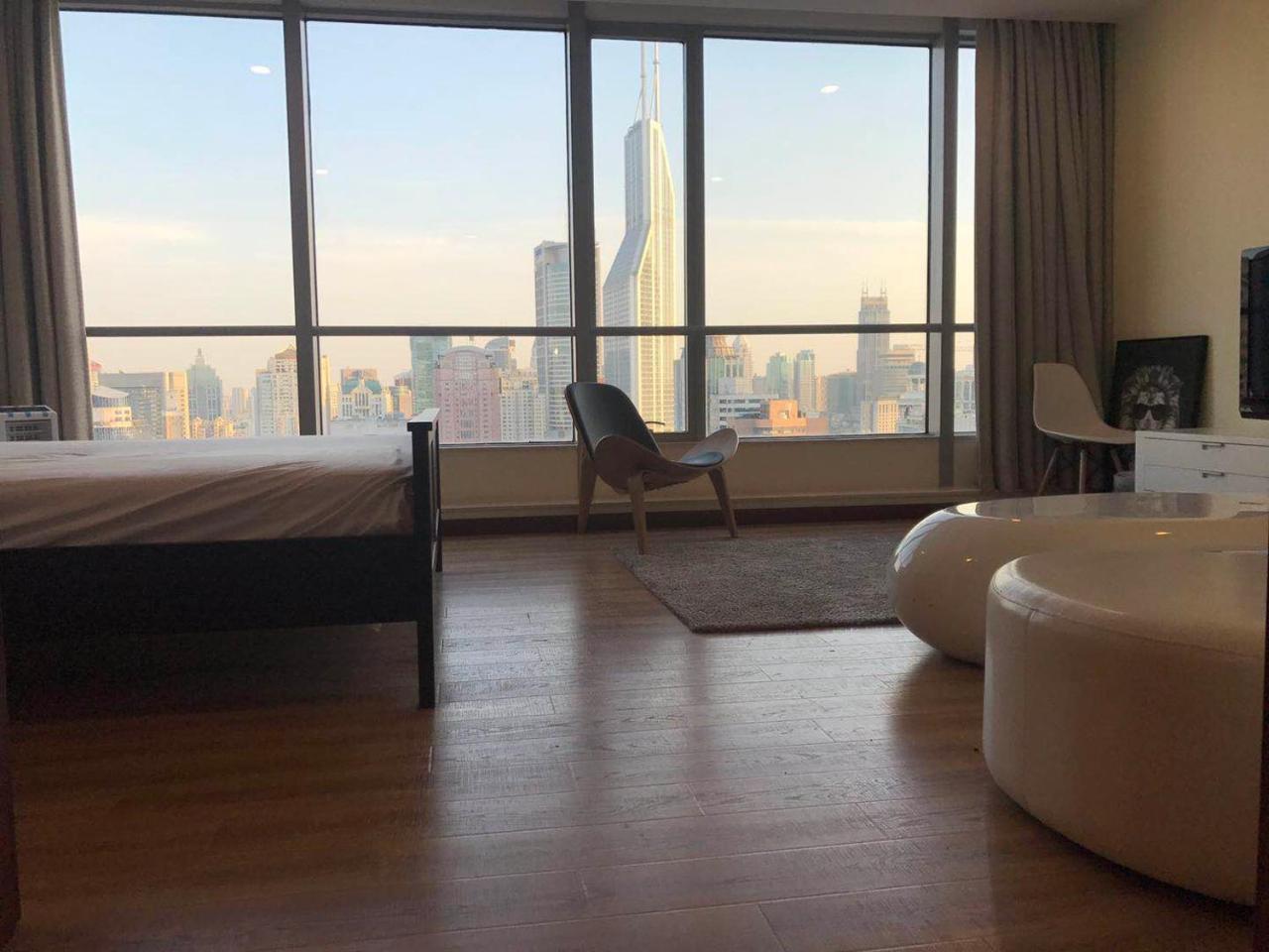 Apartment River House *